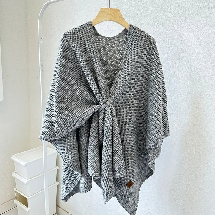 Gebreide Cape Met Strik Aan De Voorkant – Stijlvolle Poncho