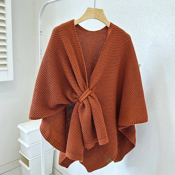 Gebreide Cape Met Strik Aan De Voorkant – Stijlvolle Poncho