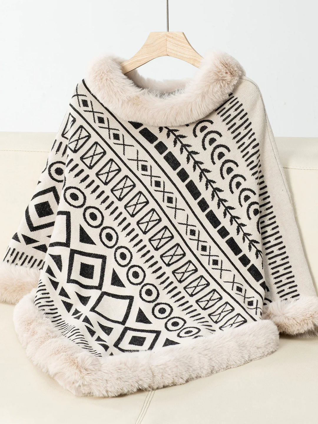 Poncho Met Patroon – Winter Warme Cape Met Imitatiebontrand