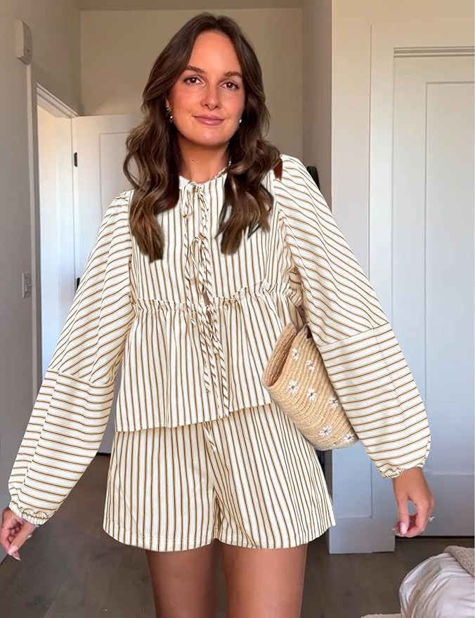 Striped Breeze Zomerset Voor Dames Met Gestreepte Top En Korte Broek - Tweedelige Set Met Lange Mouwen